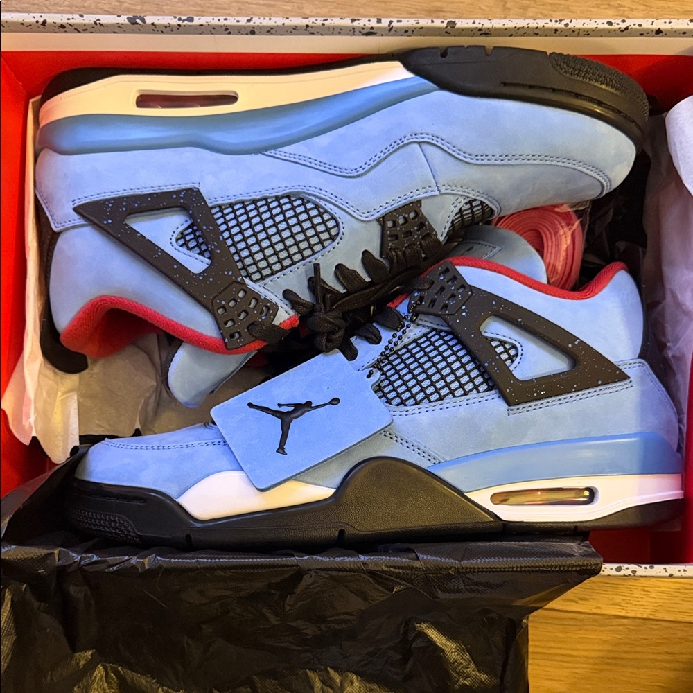 Jordan Air 4 Retro in University Blue and Black
